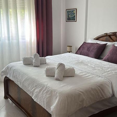 Appartamento Laura Con Vista Lungomare Vlore Ngoại thất bức ảnh