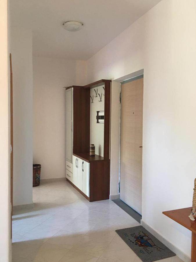 Appartamento Laura Con Vista Lungomare Vlore Ngoại thất bức ảnh